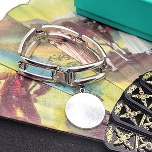 Vintage Beautiful Bergere